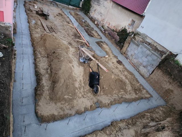 Hotové základové pásy